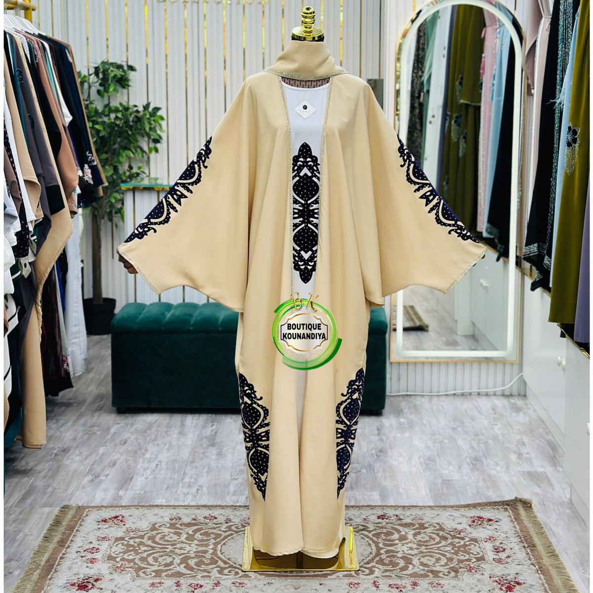 Abaya Roshanah